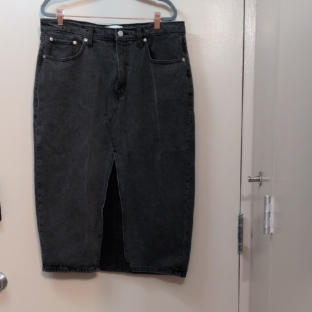 EUC Abercrombie & Fitch Charcoal High Rise Denim Skirt, size 14
